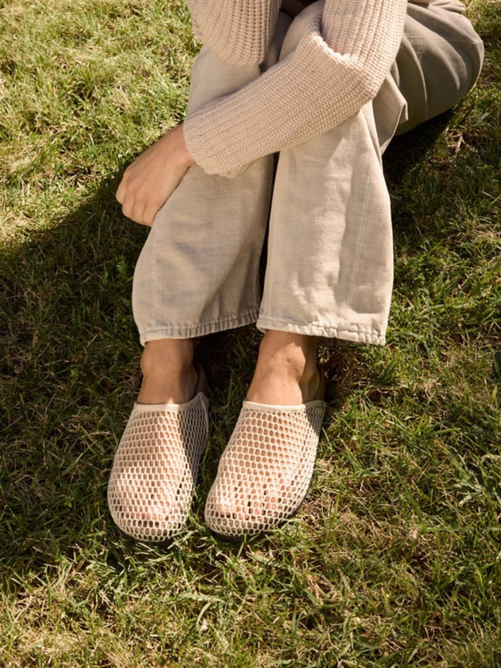 ROAM The Mesh Clog Cream Size 10 NWT New